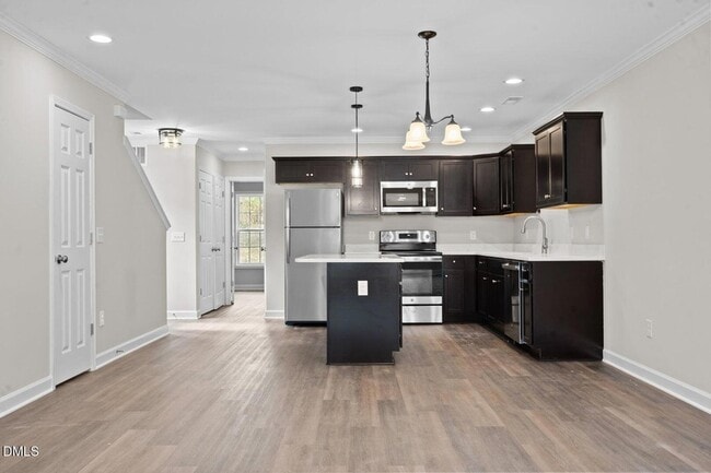 122 Laura Ln