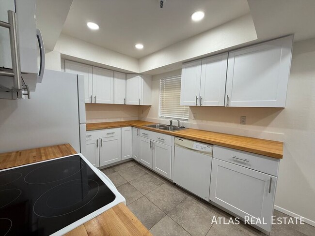 Photo - 4554 E Paradise Village Pkwy N