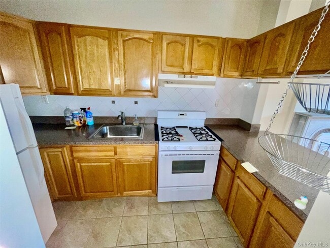 Photo - 25 E 126th St
