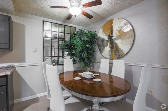 1BR, 1BA - 635SF