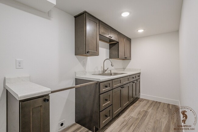 Photo - 910 Rood Ave