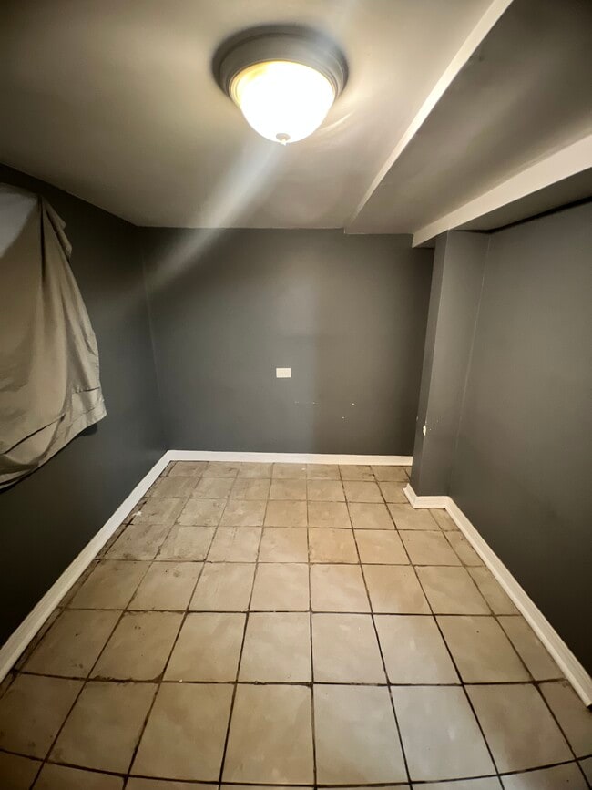 Photo - 2112 S 58th Ave Unit 1R