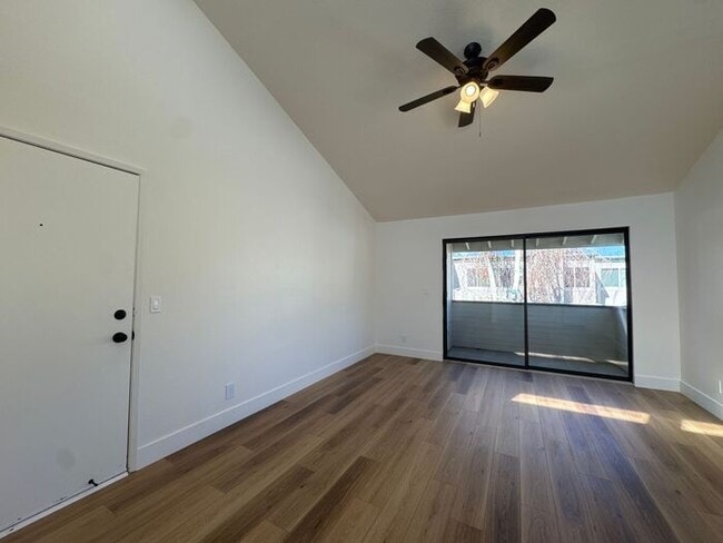 Photo - Newly Remodeled Studio in Sparks! Availabl...