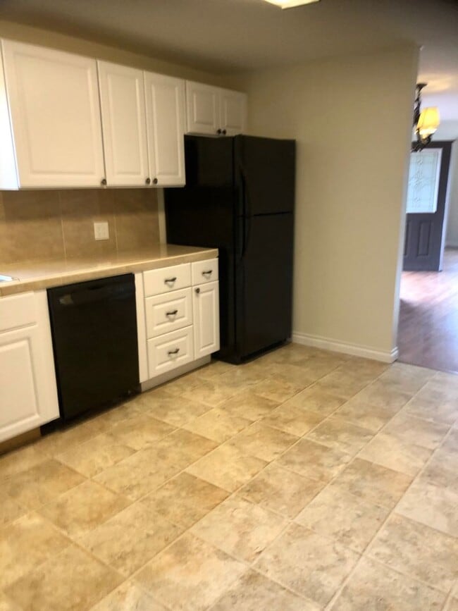 Photo - 19857ham Unit A