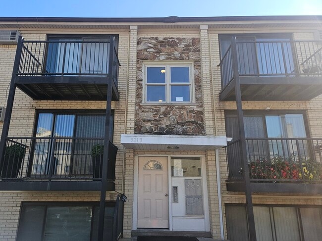 Building Photo - 5113 N East River Rd Rental