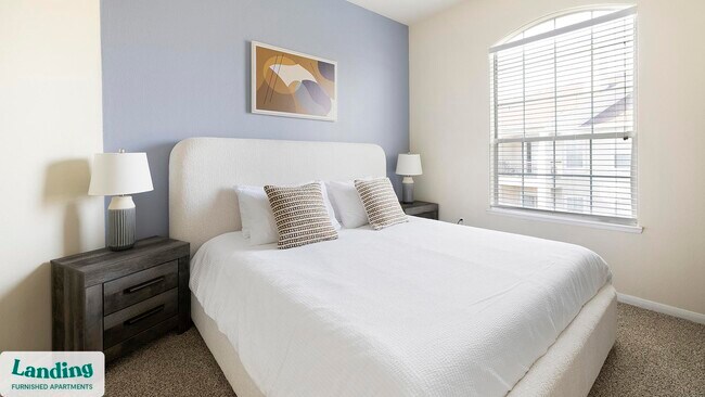 901 Lakeside Cir Unit 3305