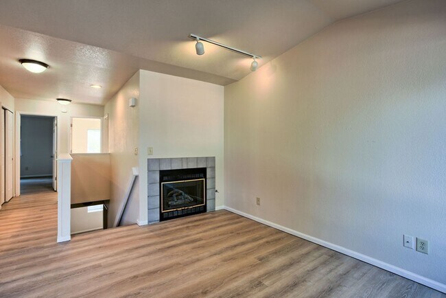 3025 W Stuart St Unidad 3025 W. Stuart St E