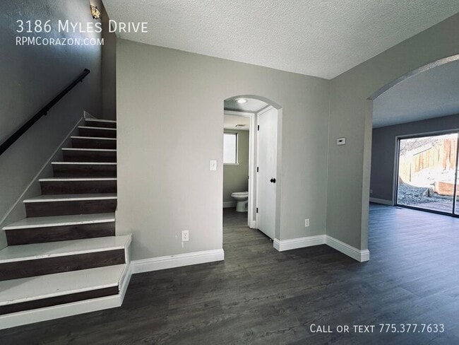 Photo - 3186 Myles Dr