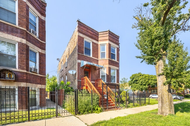 Building Photo - 4104 W 24th Pl
