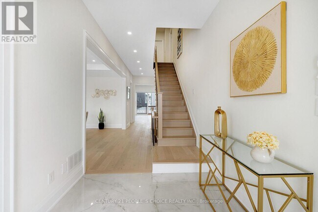 Photo - 8915 Heritage Rd