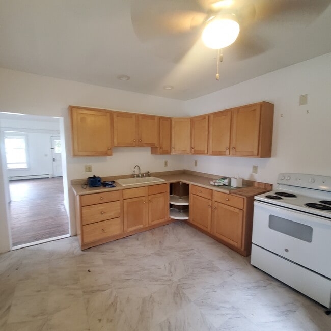9 Mechanic St Unit B