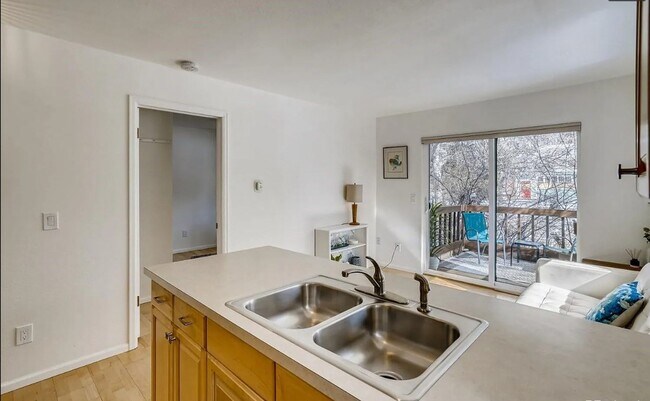 Photo - AMAZING LOCATION 1 Bed 1 Bath Condo Near D...