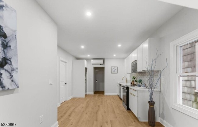 Photo - 321 William St Unit 1