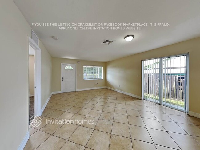 Photo - 6315 Plunkett St