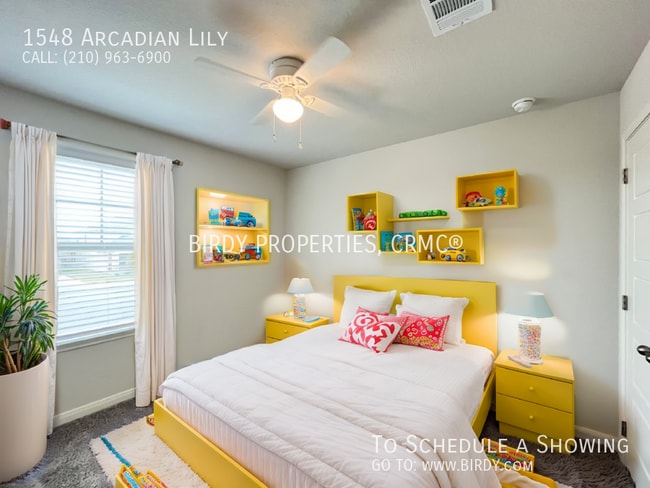 Photo - 1548 Arcadian Lily