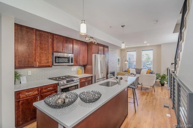 kitchen - 2438 Welton St Townhome