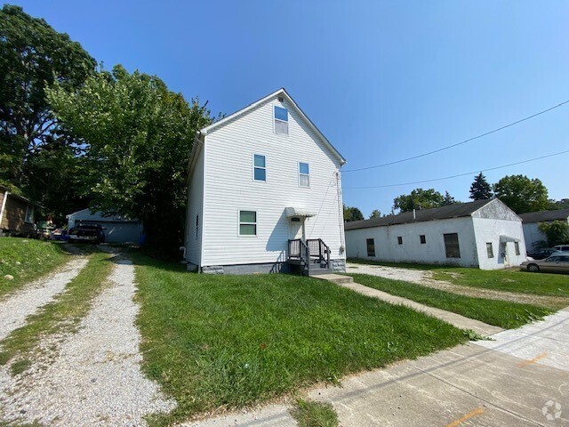 Building Photo - 509 Beacon St Rental