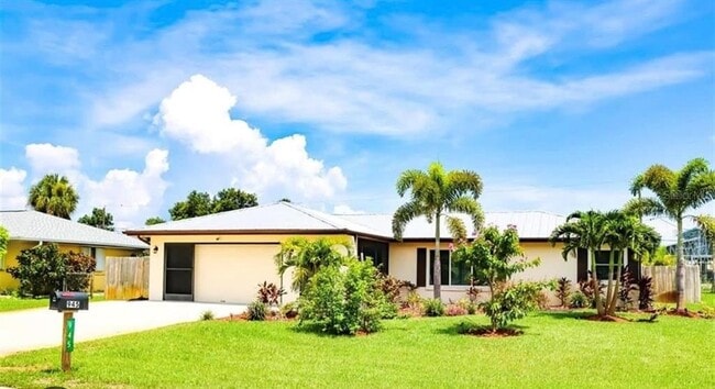 Photo - 945 Chevy Chase St NW