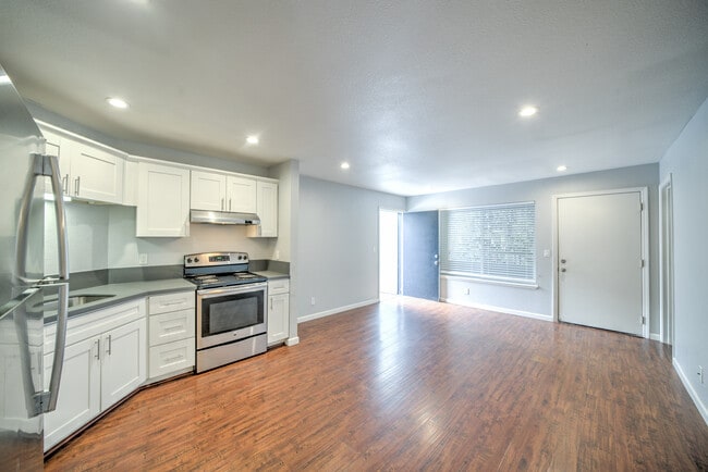 Photo - 530 24th Street