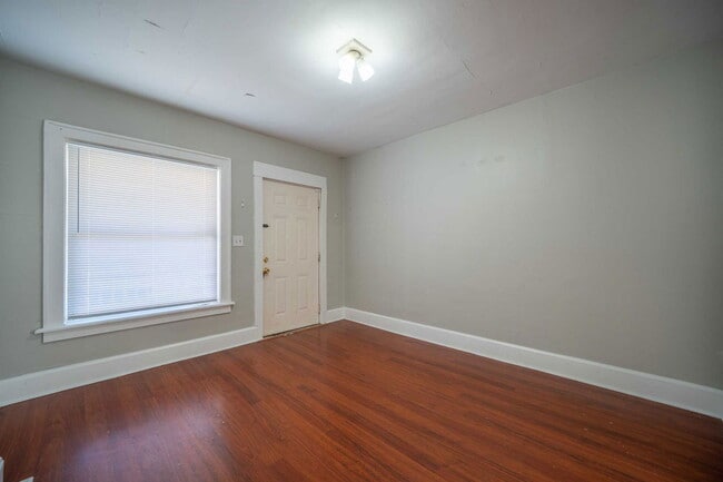 Photo - 1451 N 6th St