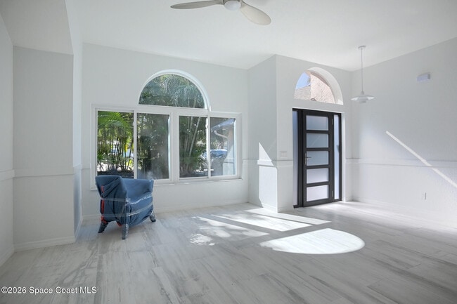 Photo - 140 Flores St