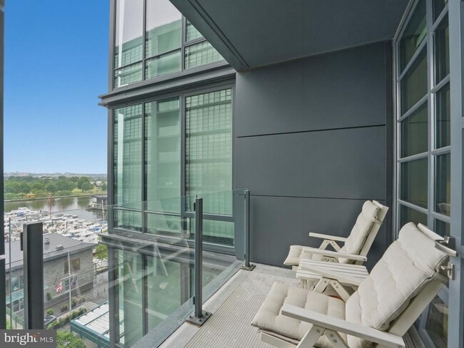 Photo - 45 Sutton Square SW Unit 702