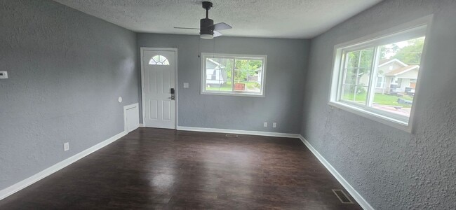 Photo - Freshly Updated Interior! 1 Bed/1 Bath - Anderson!