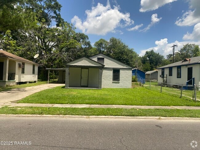 Building Photo - 3939 Chippewa St Rental