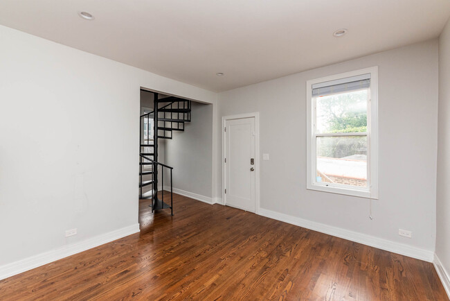 Photo - 2045 N Wolcott Ave Condo Unit 2R