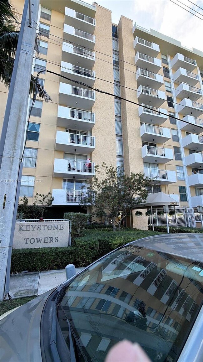 Photo - 2020 NE 135th St Unit 905