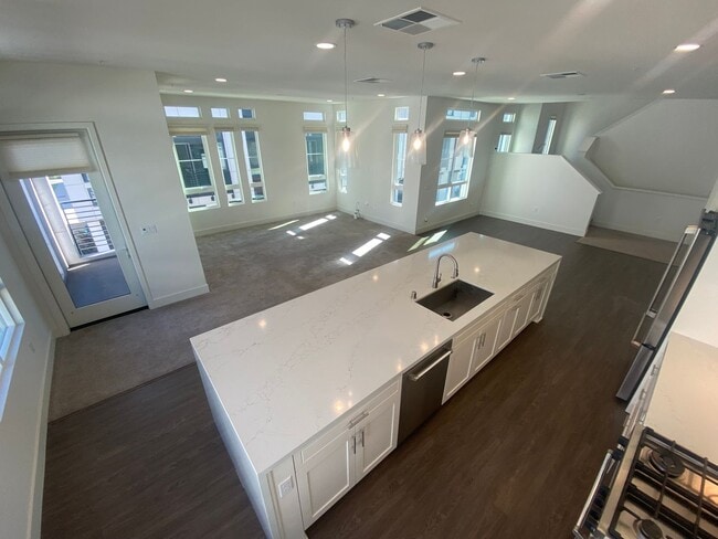 Photo - Modern Condo Living in the Heart of Alameda – Prime Location!