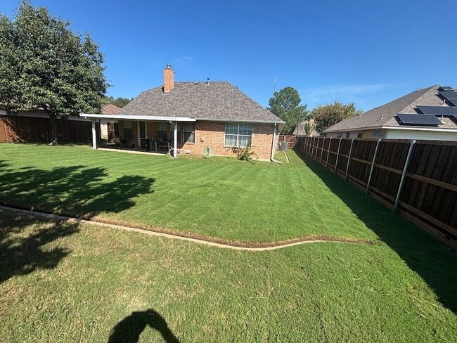 Photo - 411 Meadow Ln