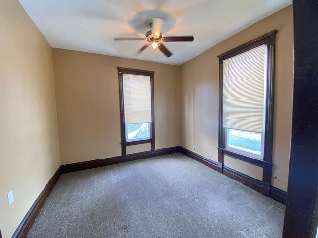 Photo - Spacious 3 Bedroom Home - Close to Downtown!