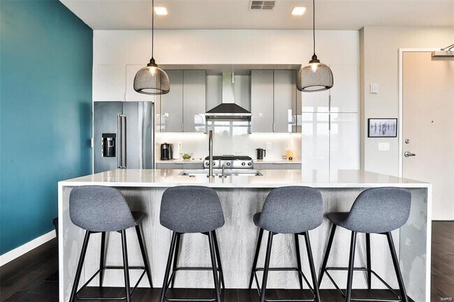 Photo - Luxury condo in the CWE