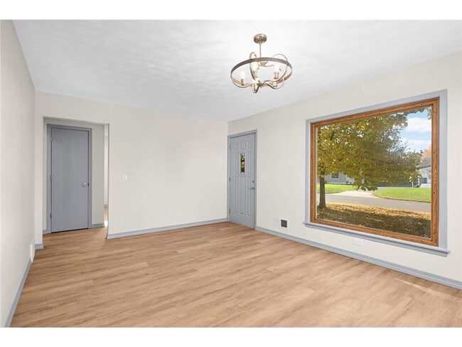 Photo - 6724 Scott Ave N