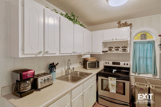 Photo - 4 Bedroom, 2 Bath Home Available on Kerr Lake with Private Dock