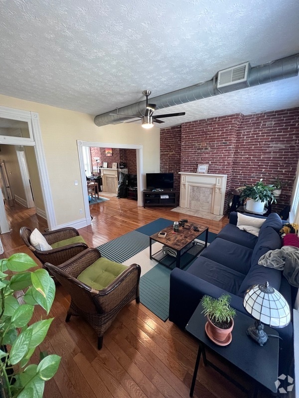Building Photo - 3714 Penn Ave Unit 2 Rental
