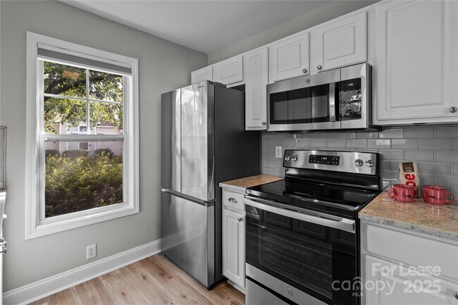 Photo - 17331 Villanova Rd