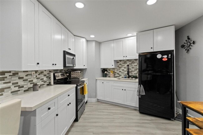 Photo - 22940 Oxford Pl