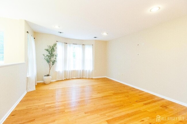 Photo - 127 Forest Dr