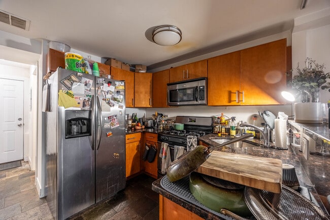Photo - 3023 N Oakley Ave Unit G
