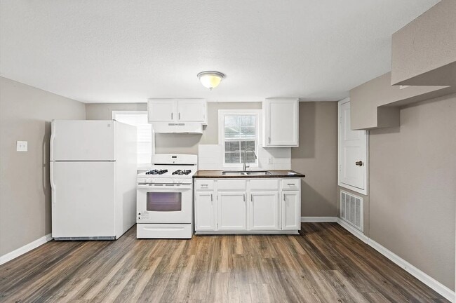 Photo - 5244 Leeland St Unit B