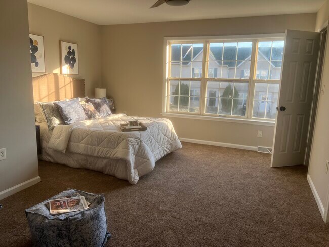 138 Georgetown Sq
