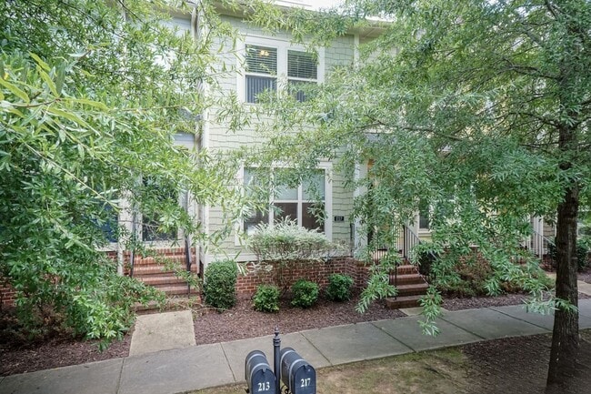 Photo - GORGEOUS Well maintained Two Bedroom Townh...
