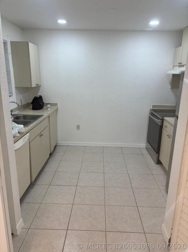 Photo - 1208 N 57th Ave Unit B