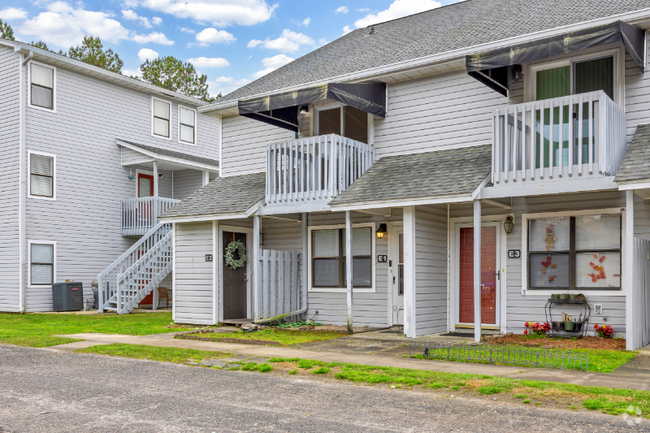 Building Photo - 801 Burcale Rd Unit E2 Rental