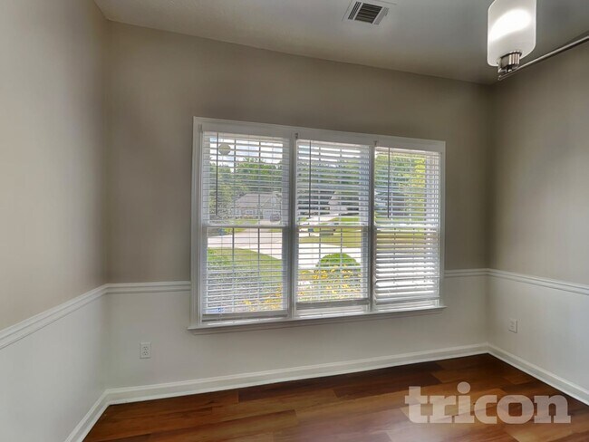 Photo - 610 Dana Pointe Ct