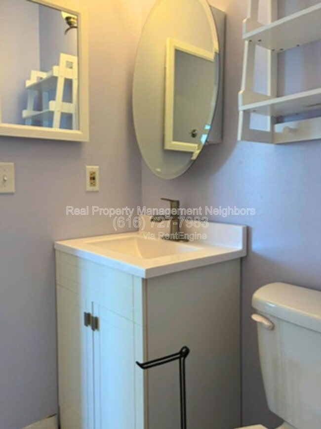 Photo - 4326 Norman Dr SE