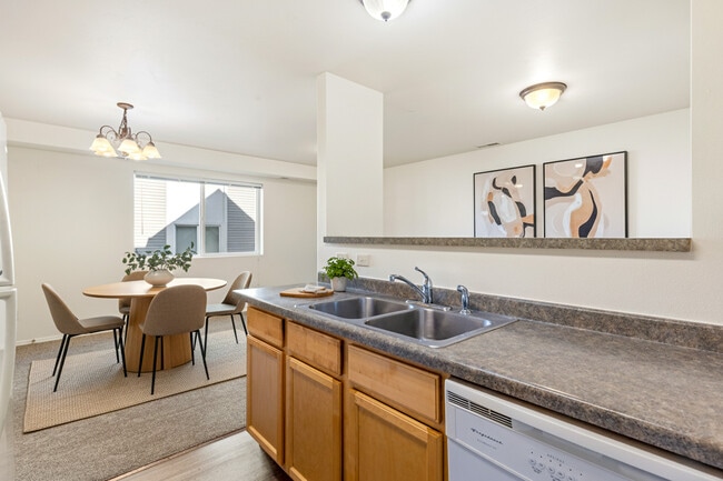 sample kitchen - Brookside Park Apartments