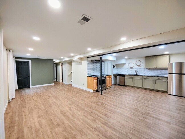 7770 S Kit Carson Dr Unidad 2